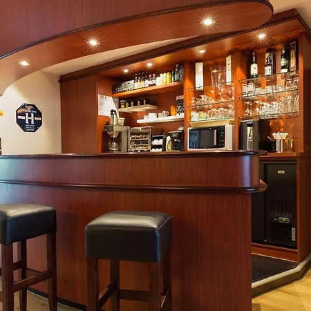 Hotel The Originals City, Les Océanes, 2*